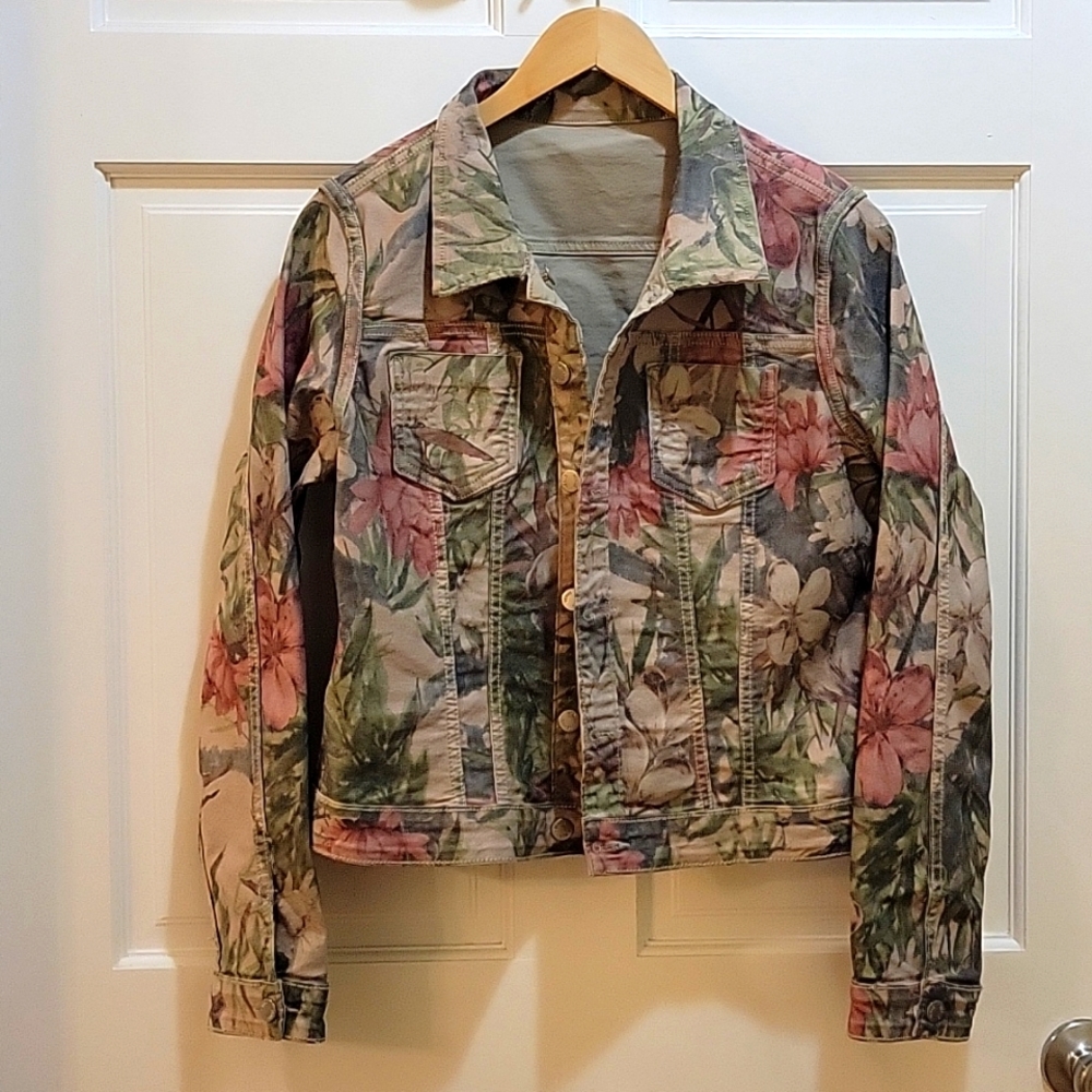 NWOT Venus Floral Reversible Jacket Women's M